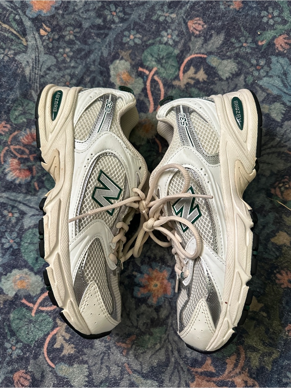 New Balance 530 White and Green Sneakers - Picture 6 of 7